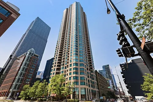 400 N Lasalle Dr Photo 1