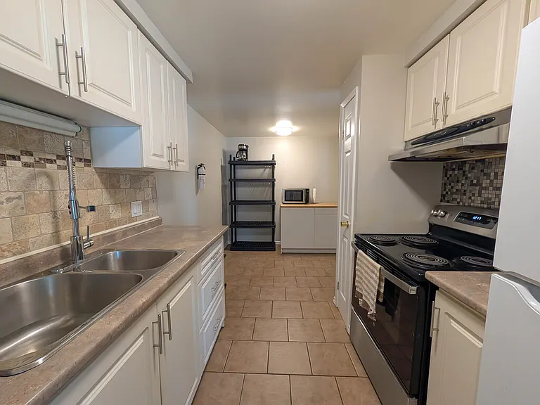 3 Tara Cres — Photo 10