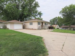 1 Hillside Dr, Treynor, IA 51575