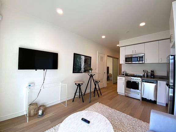 3rd image of 915 Minna St #408