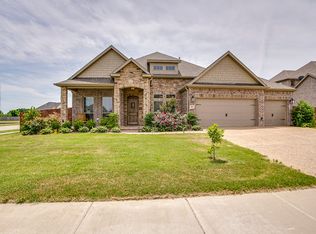 1401 SW Madison Ave, Bentonville, AR 72712