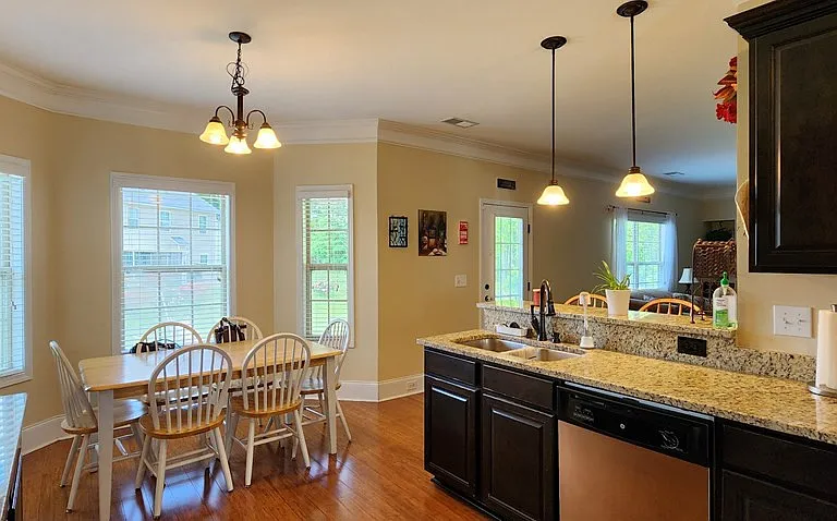 910 McCathern Ave — Photo 8