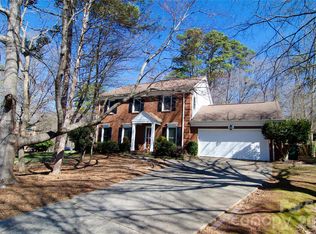 406 Port Royal Dr, Matthews, NC 28105