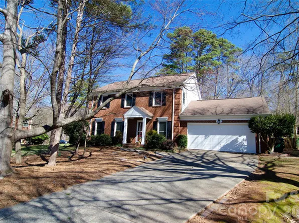 406 Port Royal Dr, Matthews, NC 28105