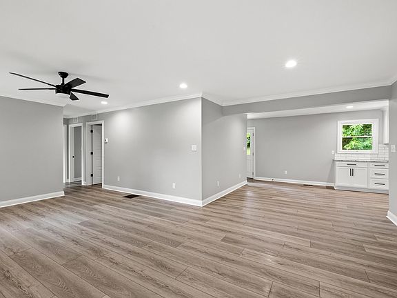 5th image of 204 Leimaur Dr