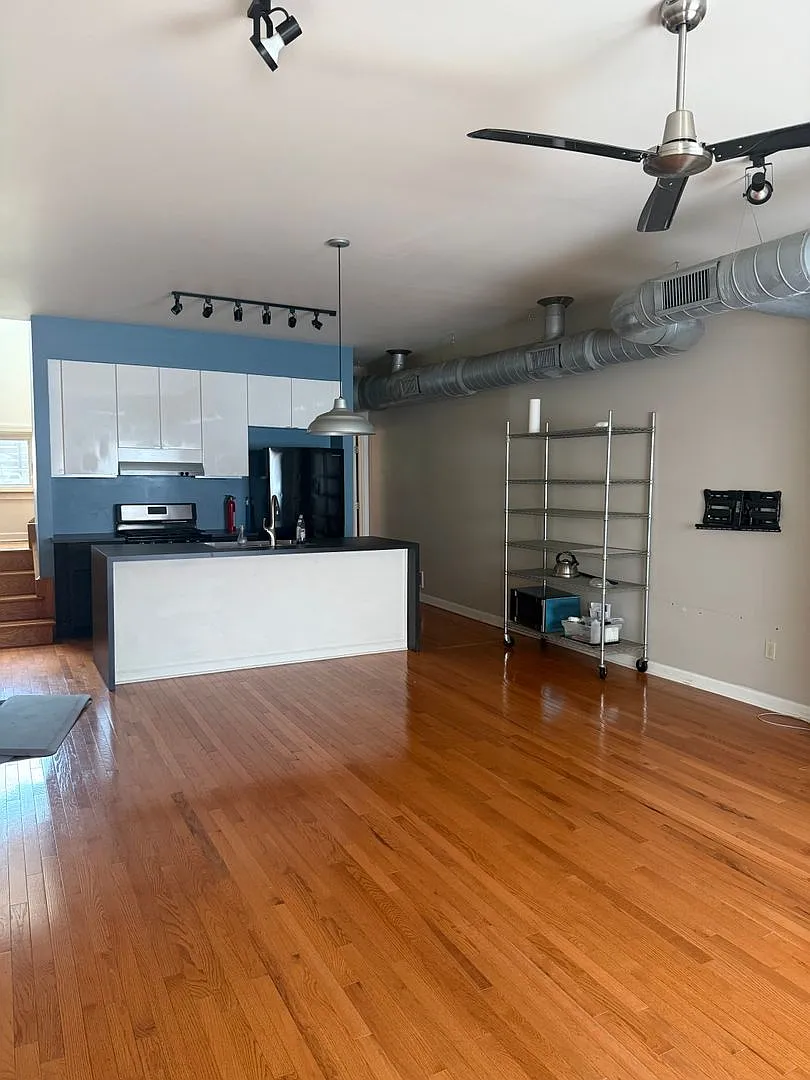2-story Townhouse in Pittsburgh — Photo 3