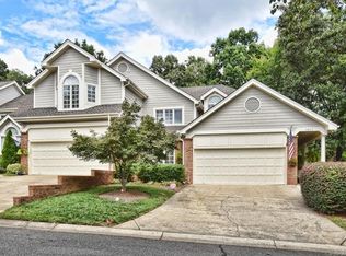 1833 Meadowood Ln, Charlotte, NC 28211