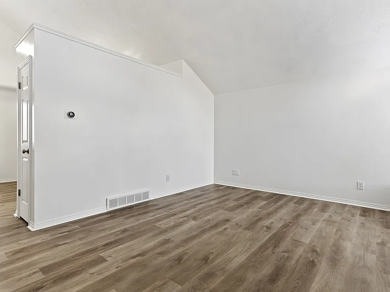 1806 N 350 W — Photo 16