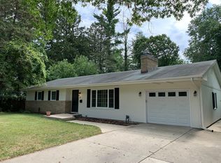 8 Pheasant Run, Dekalb, IL 60115