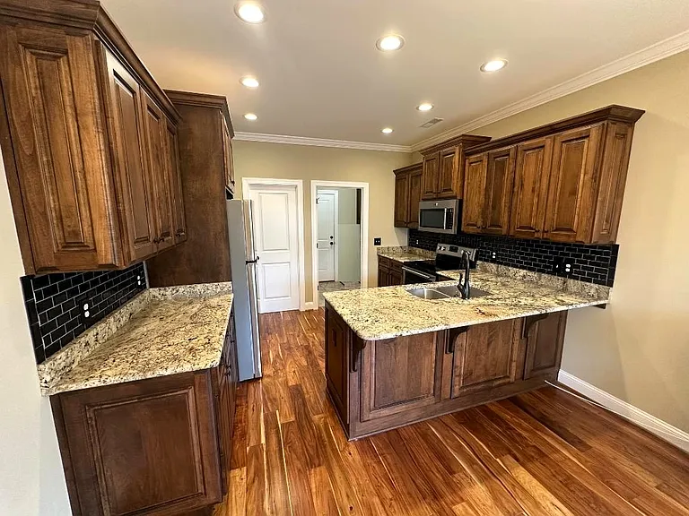 240 Regency Ln SW — Photo 9