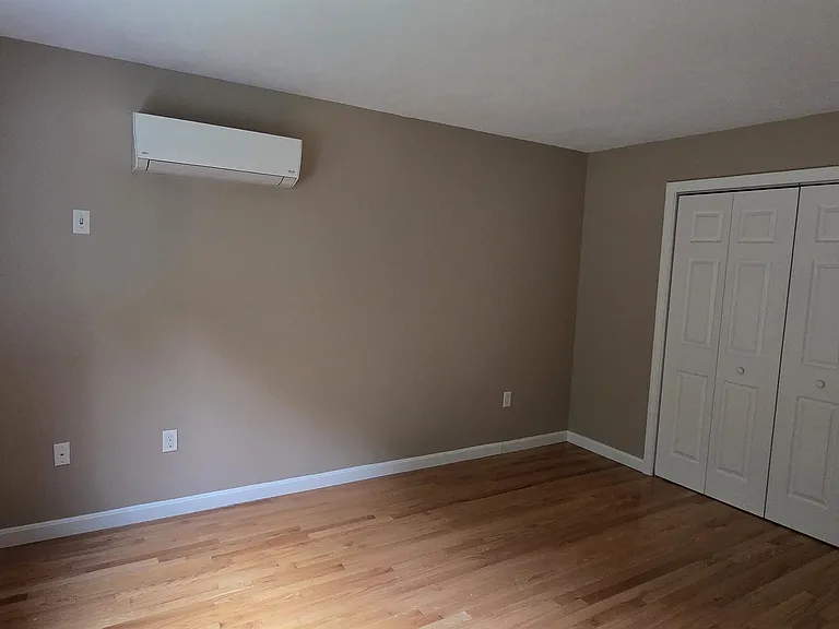43 Beatrice St #B — Photo 11