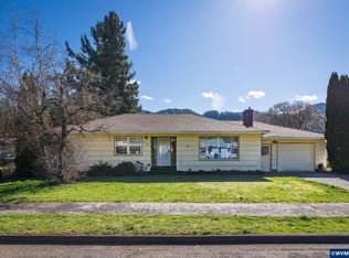 47866 W 1st St, Oakridge, OR 97463