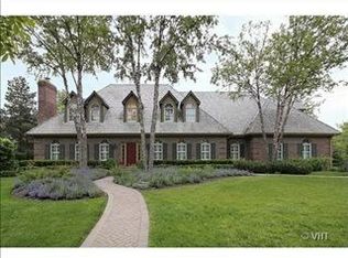 155 W Honeysuckle Rd, Lake Forest, IL 60045