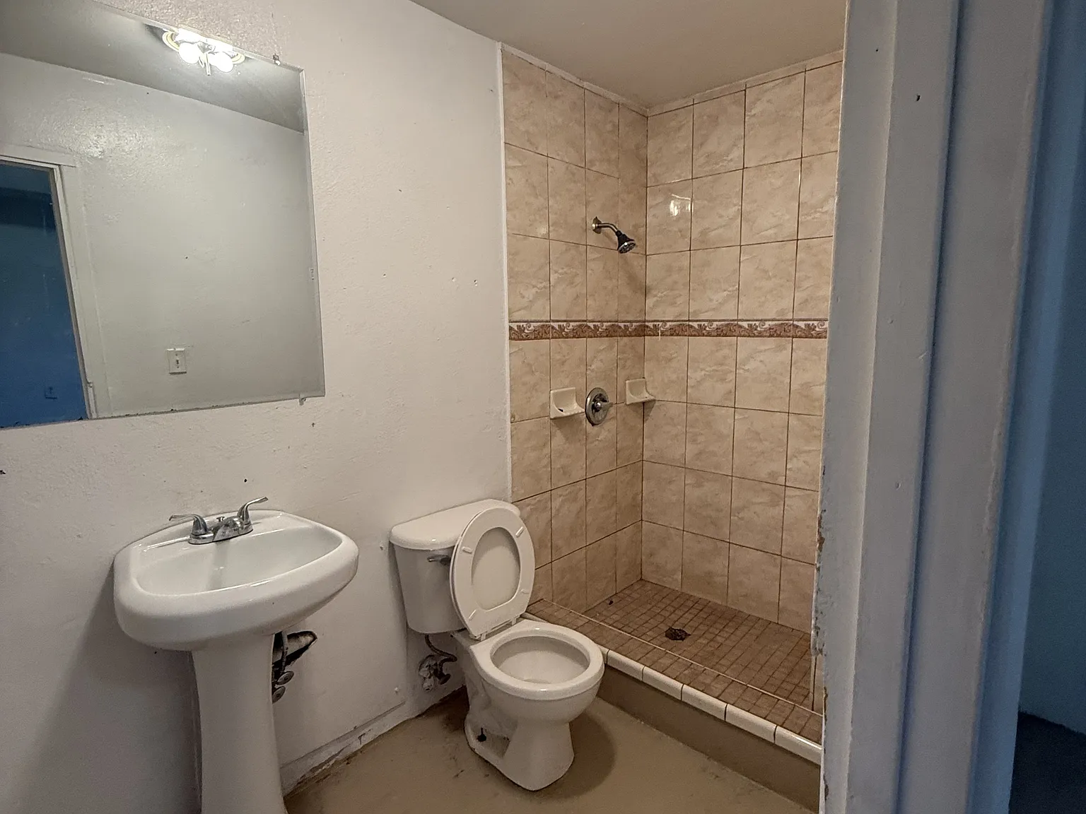 8516 Hendrix Avenue - 1 — Photo 2
