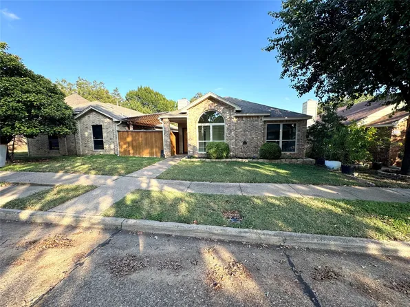 252 Lydia Cir, Irving, TX 75060