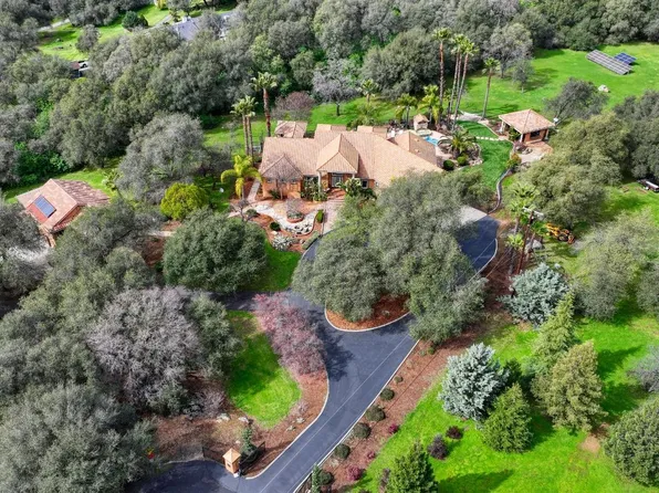 8888 Balmoral Dr, Newcastle, CA 95658