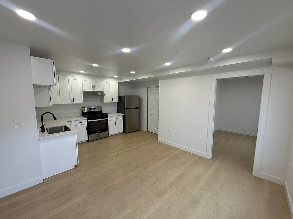 180 W Ramona St #103
