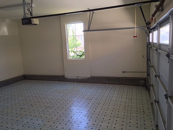 4th image of 2866 Olivewood Ln