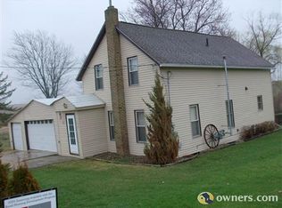 113 E Main St, Cobb, WI 53526