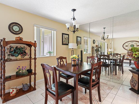 4th image of 3186 Via Poinciana #110