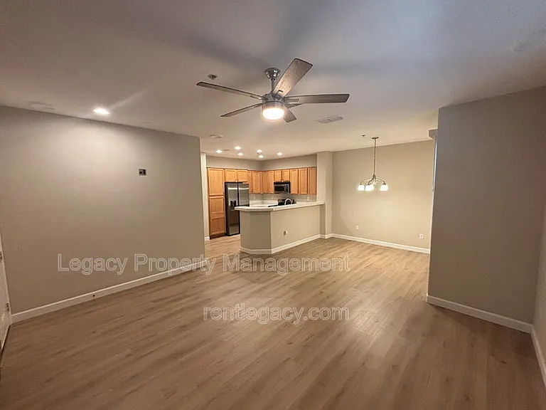 108 Esplanade Cir — Photo 5