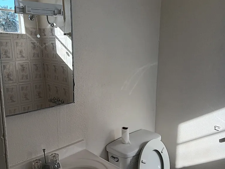 44104 Carolside Ave — Photo 14