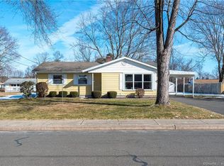 240 Green Manor Rd, Enfield, CT 06082