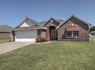 1502 Pheasant Cir, Claremore, OK 74019