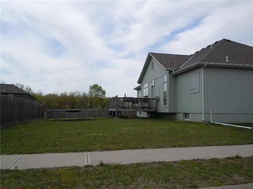2nd image of 3201 SW Damon Ln