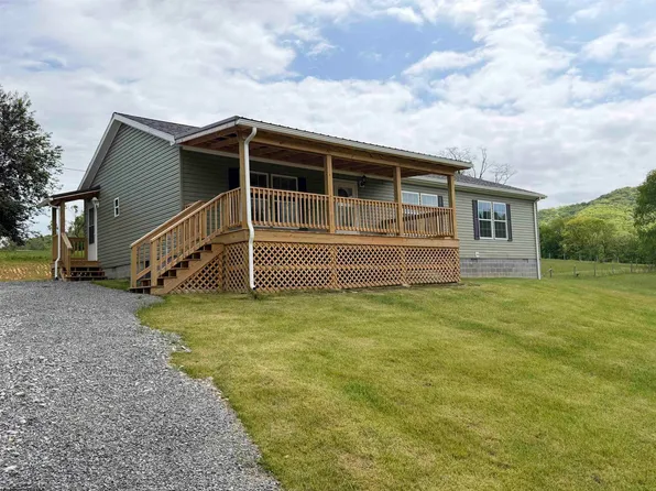 124 Hillside Dr, Elkins, WV 26241