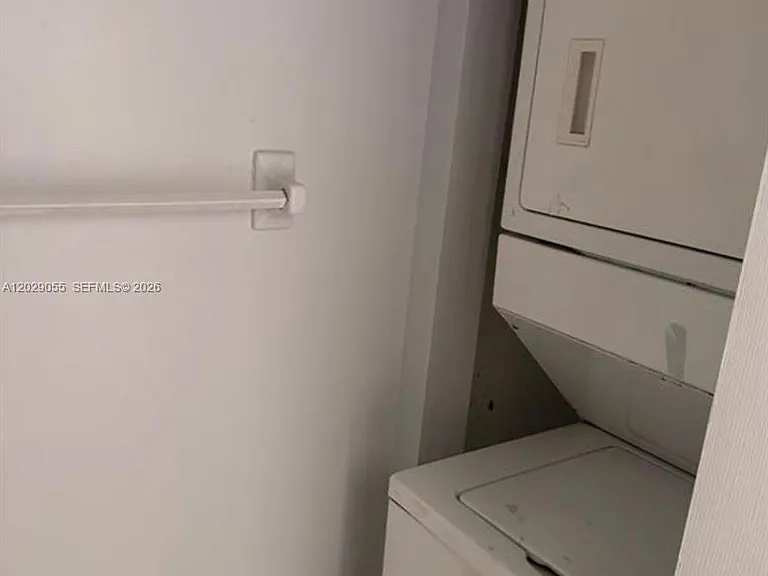 2512 NW 52nd Ave #22B — Photo 3