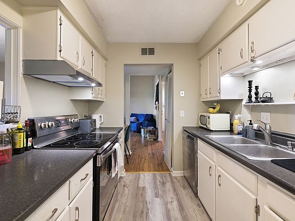 5th image of 432 Summit Ridge Pl