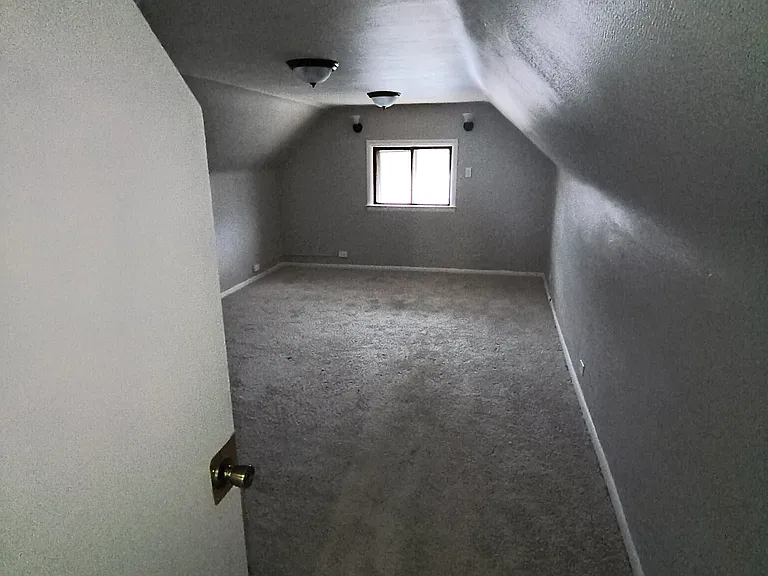 126 Worthington St — Photo 8