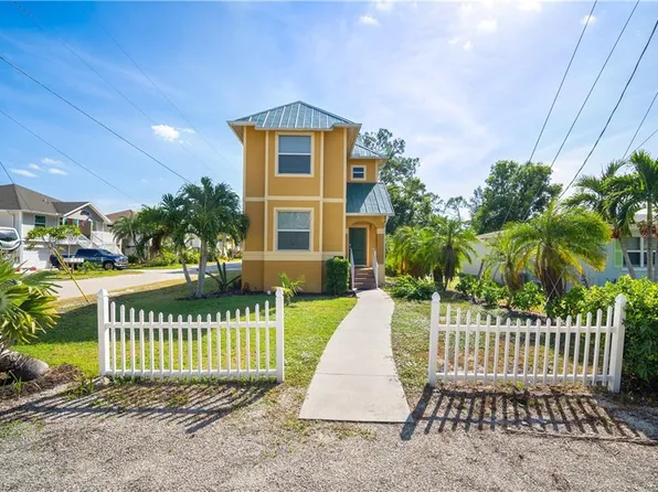 4011 Tarpon AVE, BONITA SPRINGS, FL 34134
