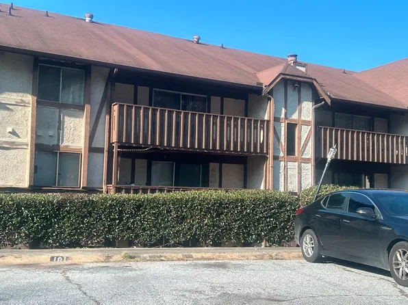 101 Camelot Dr, Atlanta, GA 30349