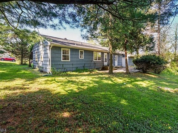 4th image of 9 Wilson Dr