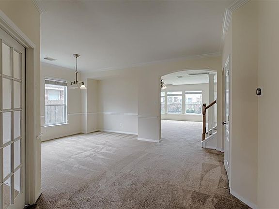 5th image of 18919 Squirrel Oaks Dr