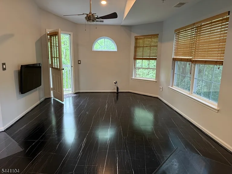511 Chatfield Dr — Photo 8