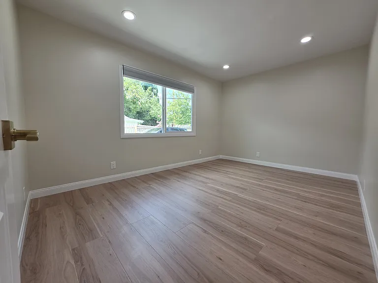 6829 Murietta Ave — Photo 26