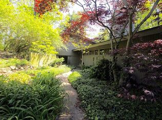 5063 N Adams Rd, Bloomfield Hills, MI 48304