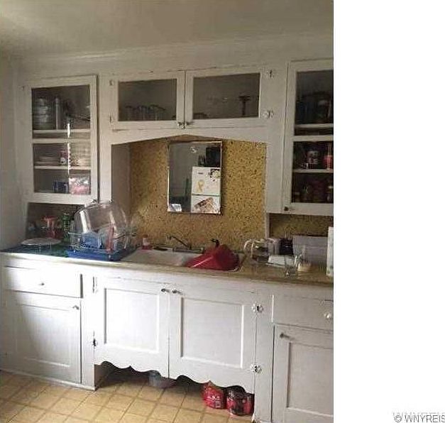 2nd image of 49 Erskine Ave