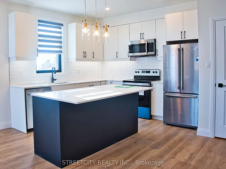 2900 Savoy St #105 — Photo 8