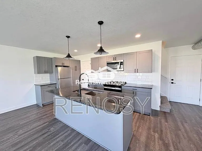 2103 Willis Ave — Photo 6