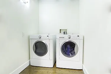 Rented by Space Marketing Shop