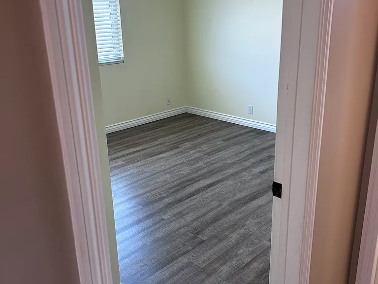 4948 Brighton Ave — Photo 44
