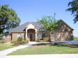 908 Oak Ridge Dr, Angleton, TX 77515