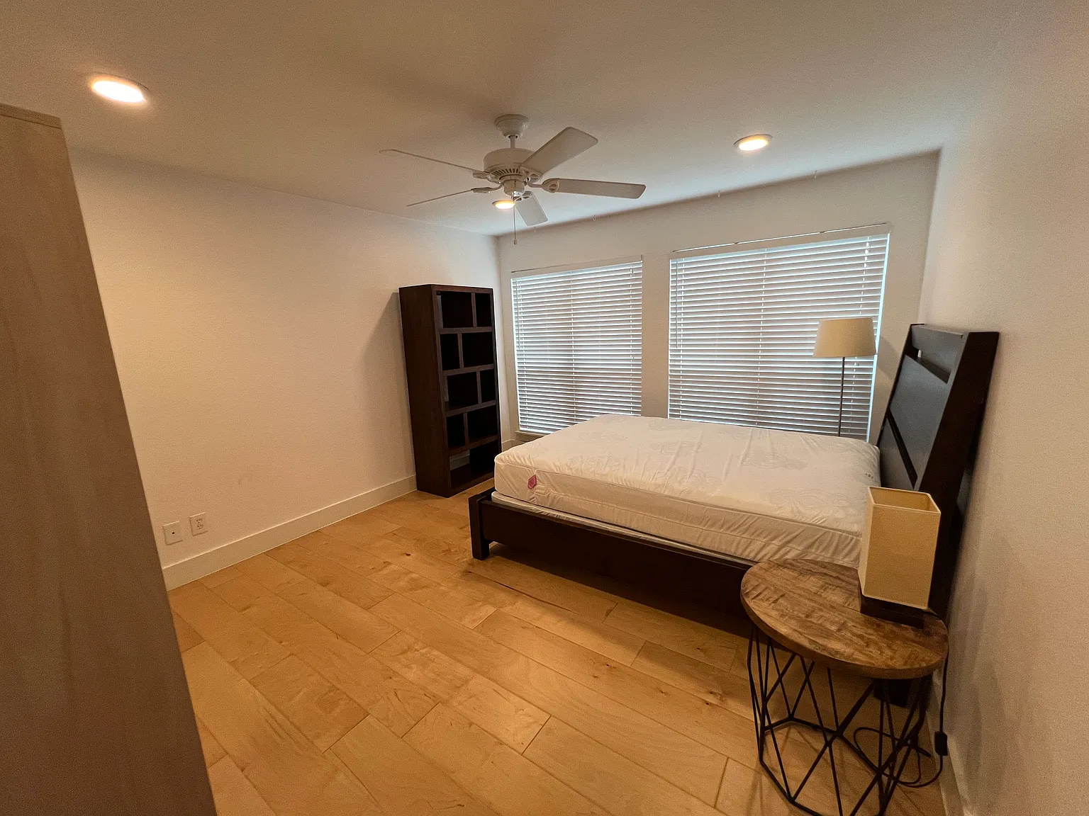2 bed, 900 sqft, $1,650 — Photo 4
