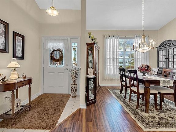 3rd image of 4843 Sawgrass Lake Cir