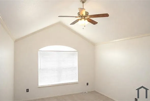 2024 Austin Dr — Photo 9