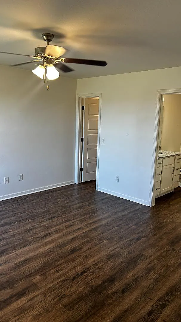 Unit Photo - 418 Alex Jordan Dr